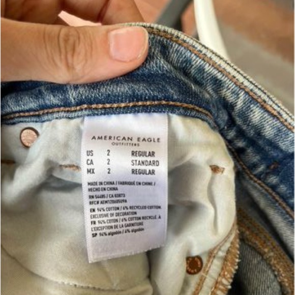 Highest rise mom jeans - Picture 2 of 3